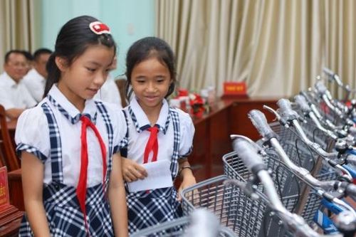 Petrovietnam đồng hành cùng Đoàn ĐBQH tỉnh Gia Lai trao tặng hàng trăm xe đạp cho học sinh