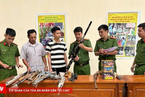 Giao nộp súng tự chế, đảm bảo bình yên cho người dân