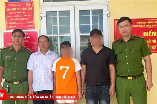Xuyên đêm tìm kiếm nữ hành khách mất tích trong rừng Hải Vân