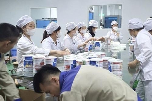 Cựu cán bộ nhận gần 3,5 tỷ đồng để lo 'chạy án' cho công ty sản xuất sữa giả