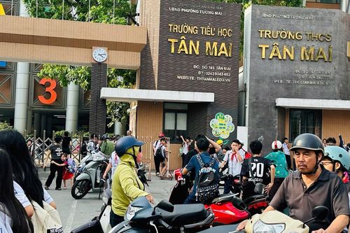 Phụ huynh Hà Nội lo lắng: Trường ngay đầu ngõ nhưng bị phân tuyến học xa vài km