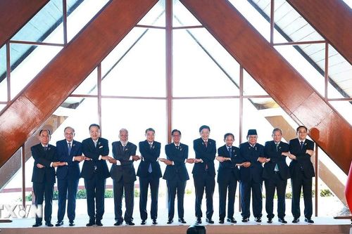 Thủ tướng dự Phiên họp hẹp Hội nghị Cấp cao ASEAN lần thứ 48