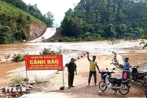 Bắc Ninh: Lũ thượng nguồn dâng cao đột ngột gây chia cắt giao thông