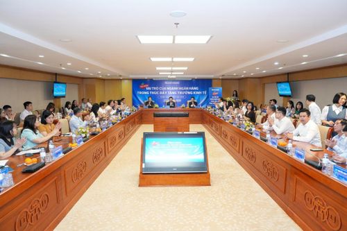 Chính sách tiền tệ bổ trợ cho tài khóa, neo giữ kỳ vọng về kiểm soát lạm phát