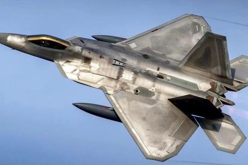 Mỹ triển khai thêm chiến đấu cơ tàng hình F-22 sát Trung Quốc, ngay cạnh điểm nóng trong khu vực