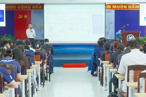 Giải bài toán nhân lực trong kỷ nguyên tài chính AI