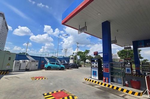 Hai 'ông lớn' xăng dầu dẫn dắt chuyển dịch năng lượng