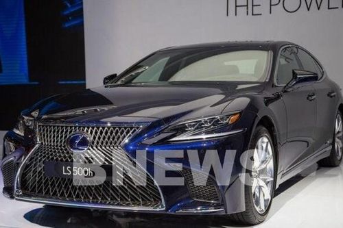 Lexus Việt Nam giảm giá loạt xe hybrid đến 360 triệu đồng