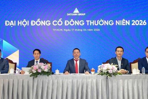 Điều gì sẽ diễn ra đằng sau màn 'thay áo' của Đất Xanh?