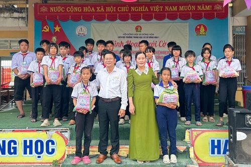 Suất gạo nghĩa tình