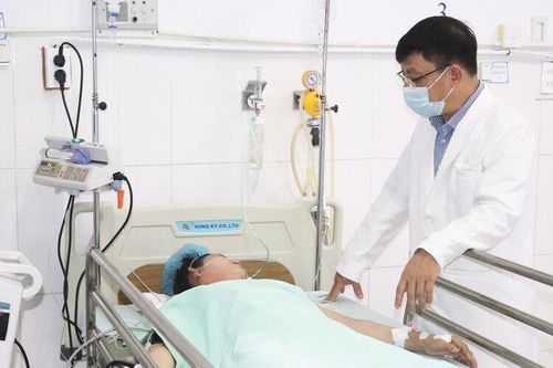 Cấp cứu thành công cho nữ công nhân bị chấn thương cột sống nặng tại Phú Quốc
