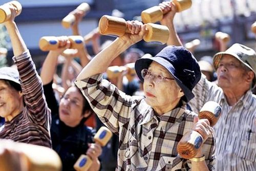 Những thách thức trước làn sóng già hóa dân số