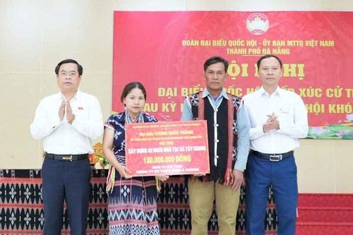 Hỗ trợ xây dựng 2 căn nhà cho hộ dân khó khăn tại xã Tây Giang