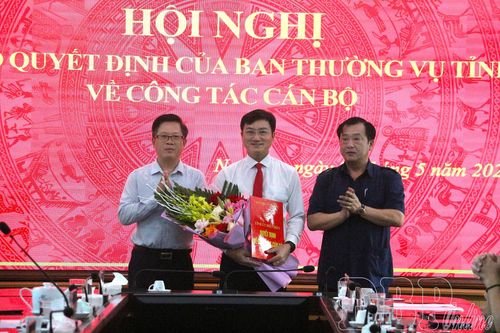 Công bố quyết định của Ban Thường vụ Tỉnh ủy về công tác cán bộ