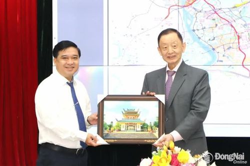 Lãnh đạo thành phố Đồng Nai làm việc với Tập đoàn Sharpland