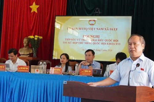 Đoàn đại biểu Quốc hội tỉnh Gia Lai tiếp xúc cử tri xã Ia Ly