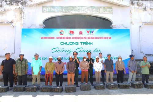 Hỗ trợ giống vật nuôi cho hơn 400 hộ dân xã Nam Khánh Vĩnh