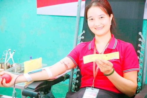 Cô giáo thắp lửa thiện nguyện