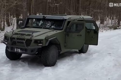 Ukraine ra mắt xe thiết giáp DESNA thay thế Humvee với linh kiện từ Trung Quốc
