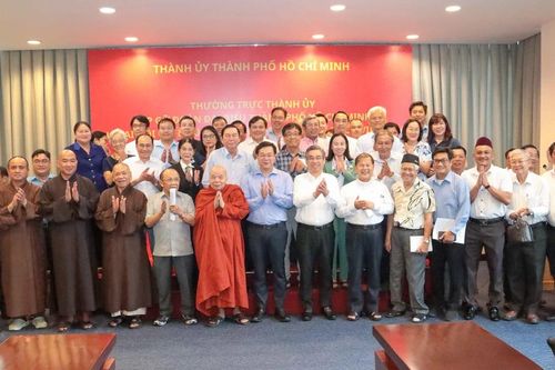 Thường trực Thành ủy TP.HCM gặp gỡ Đoàn đại biểu dự Đại hội toàn quốc MTTQVN lần thứ XI, nhiệm kỳ 2026-2031