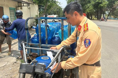 TP.HCM: Hàng trăm xe ba gác, xe tự chế bị xử phạt trong đợt cao điểm tuần tra