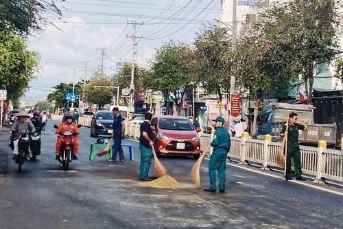 Ban chỉ huy Quân sự phường Phước Thắng kịp thời xử lý sự cố môi trường, giao thông