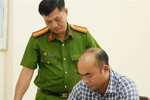 Cần tiền trả nợ và tiêu xài cá nhân, mạo danh sĩ quan Quân đội để lừa đảo