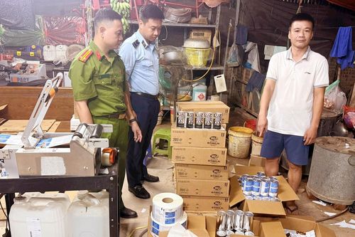 Hà Nội: Phát hiện cơ sở vi phạm thay đổi nhãn hàng hóa