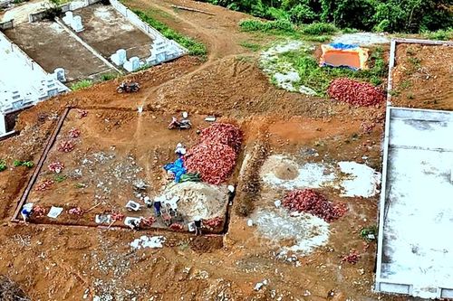 Xử phạt 150 triệu đồng nhóm người phân lô, bán đất xây nghĩa trang trái phép