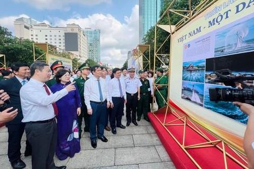 Triển lãm ảnh 'Việt Nam - Một dải non sông' và 'Thành phố Hồ Chí Minh vang mãi khúc khải hoàn': Khơi dậy lòng yêu nước và niềm tự hào dân tộc
