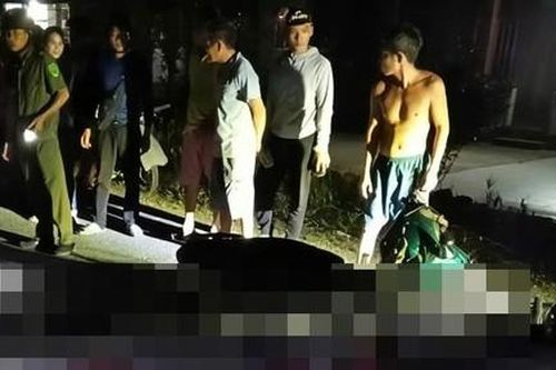 Tây Ninh: 3 xe máy tông liên hoàn trong đêm, 3 người bị thương