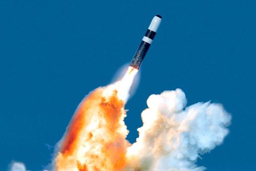 Tên lửa Trident II D5 tốc độ Mach 24, vũ khí đáng sợ nhất dưới đại dương