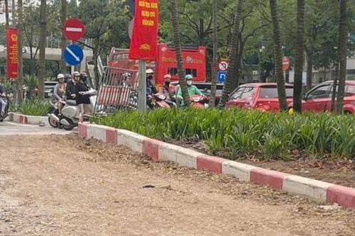 Những 'vết sẹo' lãng phí...