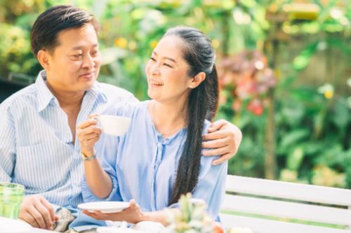 Phụ nữ sau tuổi 55 muốn gia đình êm ấm: Đừng bao giờ từ chối chồng 4 điều này