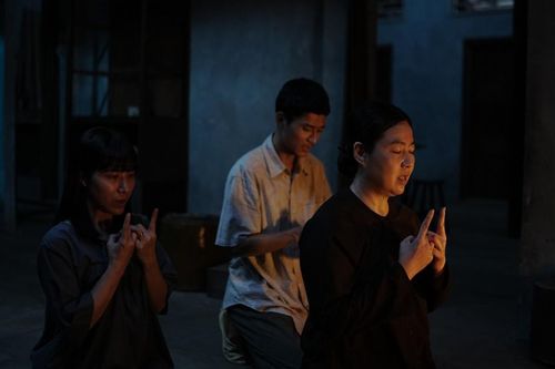 Màn hành xác tâm lý kinh khủng đến mức Lê Khánh kiệt sức và không dám đối diện với ai
