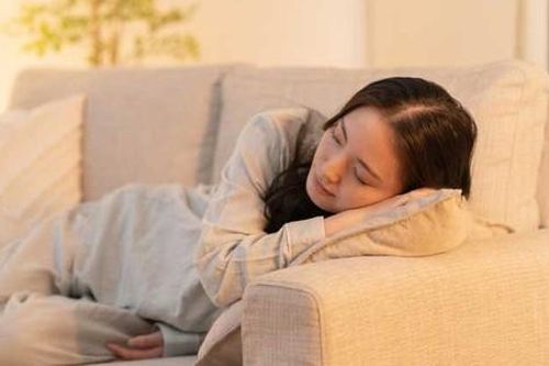 Chỉ 5 phút tập mỗi tối sẽ giúp bạn ngủ ngon hơn