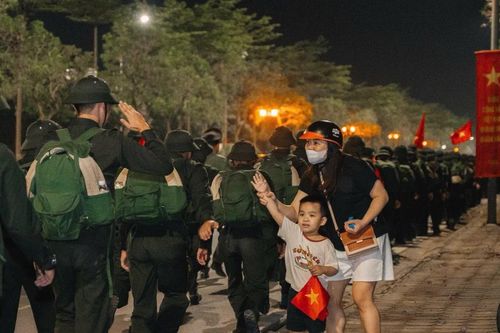 Bước chân và ý chí của những người lính trẻ Công an Thủ đô