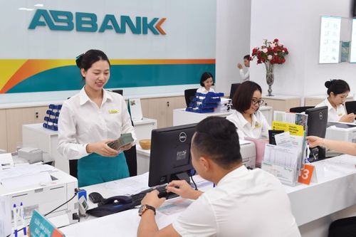 Thu nhập nhân viên ABBank tăng vọt khi ông Vũ Văn Tiền làm Chủ tịch