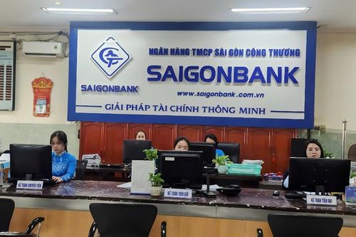 Một nhà băng bất ngờ nâng lãi suất tiết kiệm lên gần 8%/năm