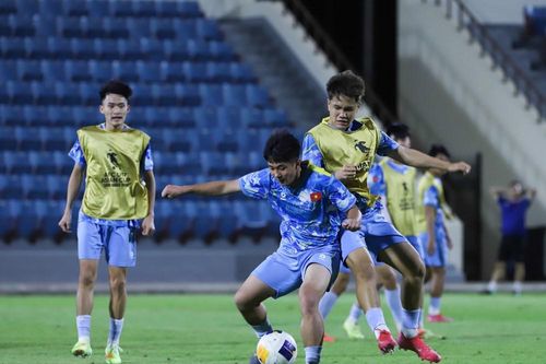 U17 Việt Nam tích cực tập luyện, chuẩn bị cho trận đấu với U17 Hàn Quốc