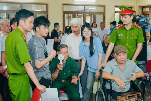Khám sức khỏe thiện nguyện cho người có công và thân nhân gia đình chính sách