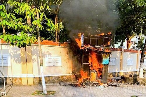 Cháy trụ ATM của ngân hàng tại Cà Mau