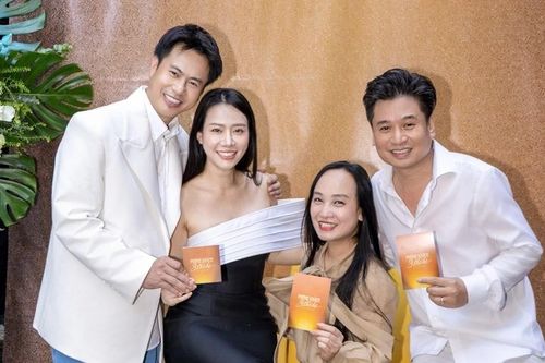 Nhạc sĩ Dương Cầm thực hiện concert... trong phòng khách