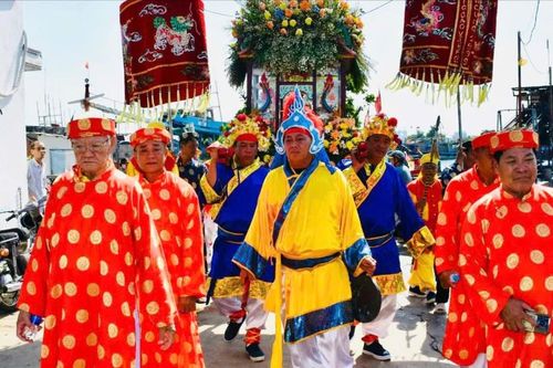 Rộn ràng nghi thức Nghinh Ông Nam Hải Thắng Nhì
