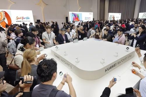 Huawei ra mắt loạt thiết bị mới cùng điện thoại và đồng hồ trẻ em