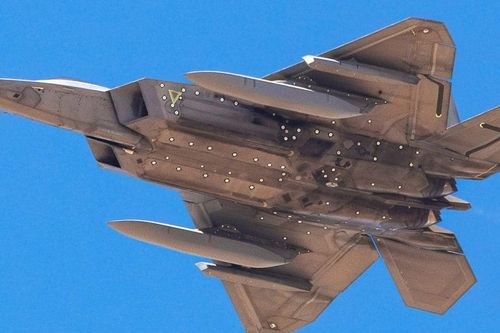 Tiêm kích tàng hình F-22 Raptor lộ diện phiên bản 2.0