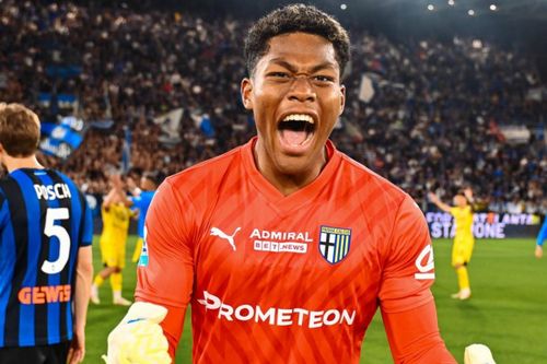 Tin chuyển nhượng: Man Utd 'theo đuổi' Zion Suzuki, Barca nhắm mục tiêu Gordon