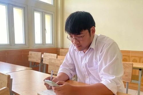 Thầy giáo tương lai thi tốt nghiệp THPT lần thứ 7 tiết lộ 'bí kíp' tránh mất điểm oan môn Toán