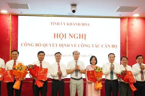 Khánh Hòa điều động, bổ nhiệm 14 cán bộ chủ chốt