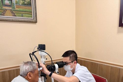 Khám sức khỏe miễn phí cho 250 người có công và gia đình chính sách tại Hà Nội